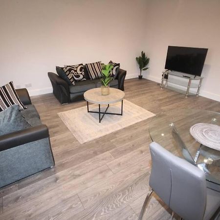 Great West Road Apartments Flat D Лондон Екстер'єр фото